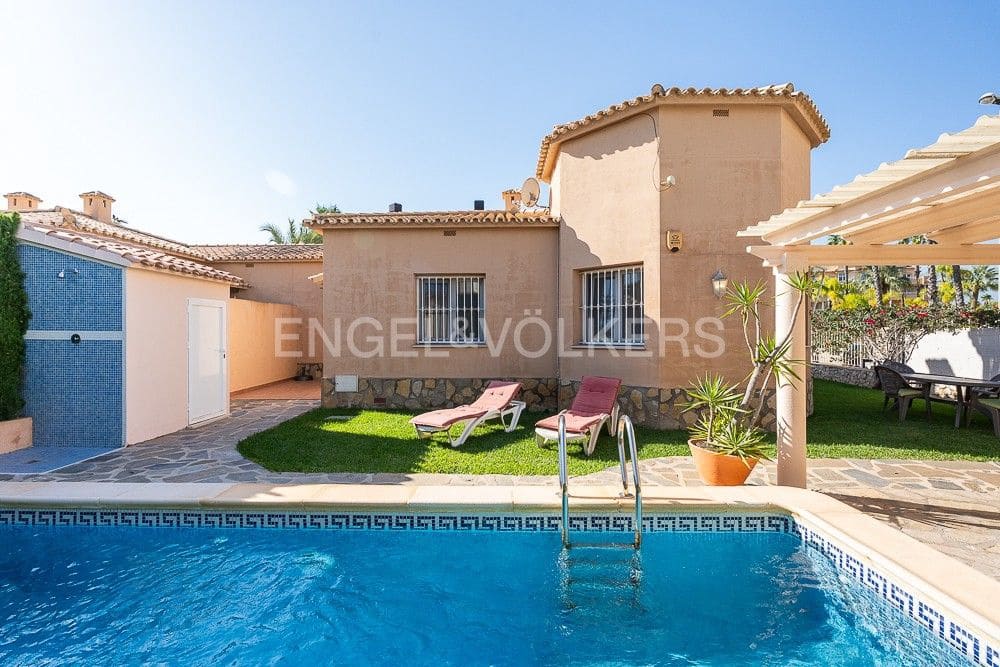 2 chambre Villa/Maison à vendre à Oliva avec piscine garage - 420 000 € (Ref: 8239360)