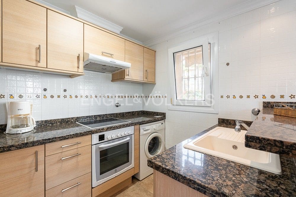 2 chambre Villa/Maison à vendre à Oliva avec piscine garage - 420 000 € (Ref: 8239360)