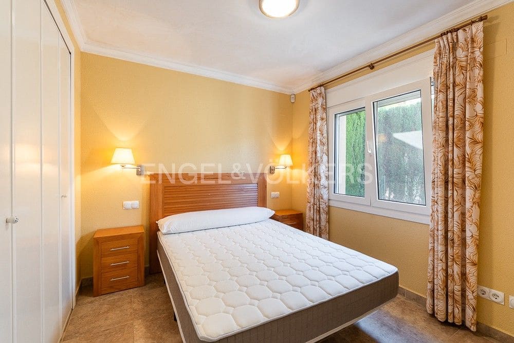 2 chambre Villa/Maison à vendre à Oliva avec piscine garage - 420 000 € (Ref: 8239360)