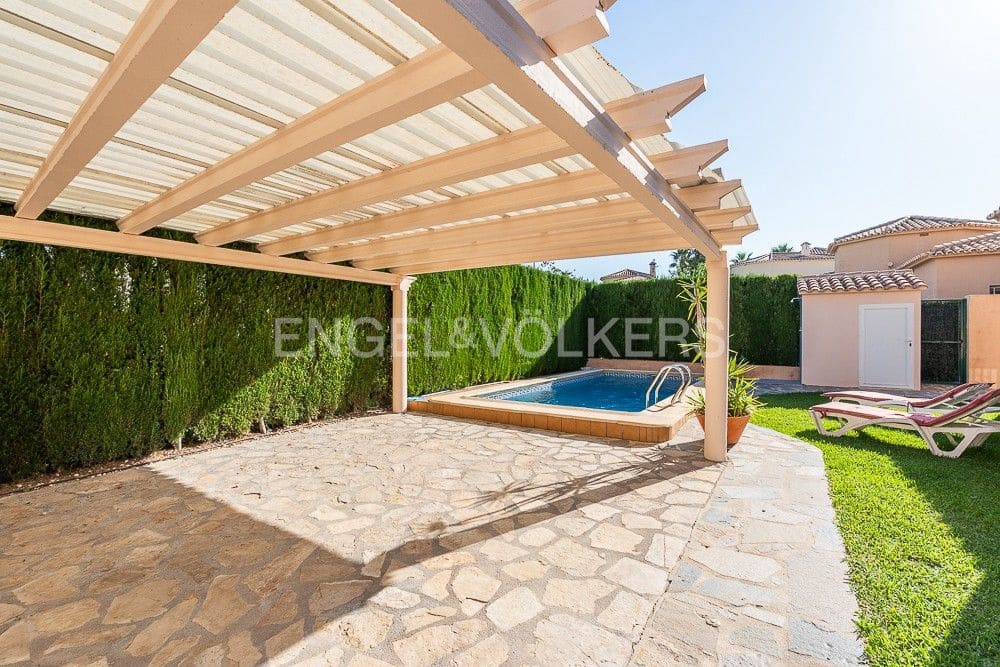 2 chambre Villa/Maison à vendre à Oliva avec piscine garage - 420 000 € (Ref: 8239360)