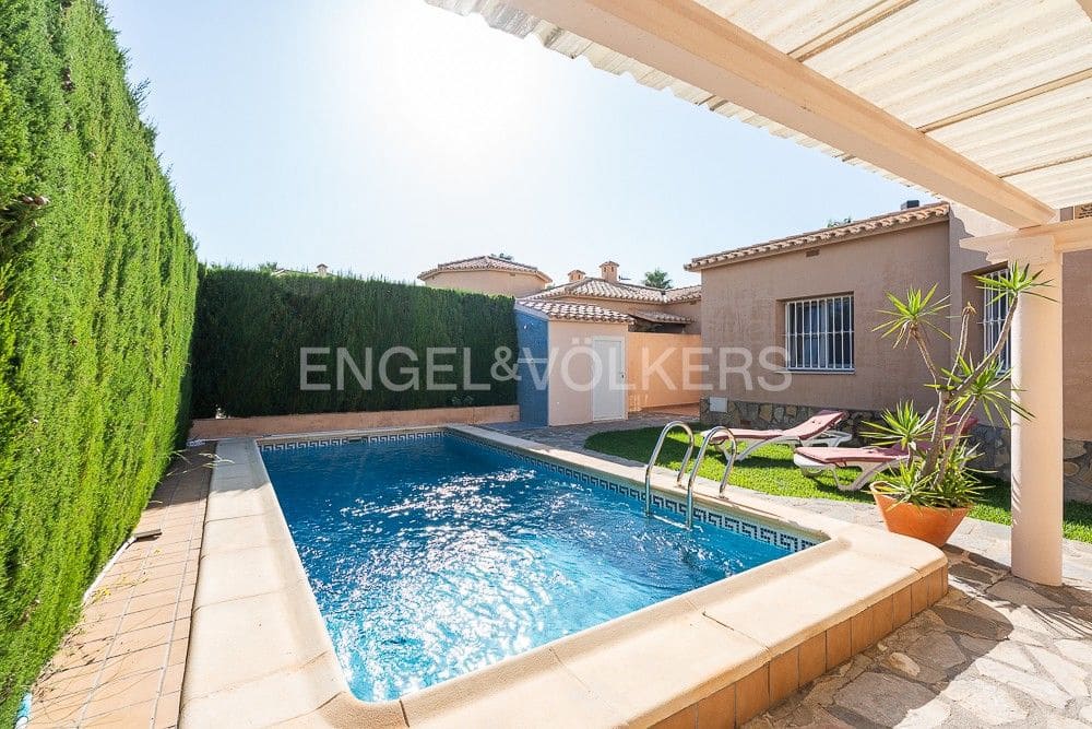 2 chambre Villa/Maison à vendre à Oliva avec piscine garage - 420 000 € (Ref: 8239360)