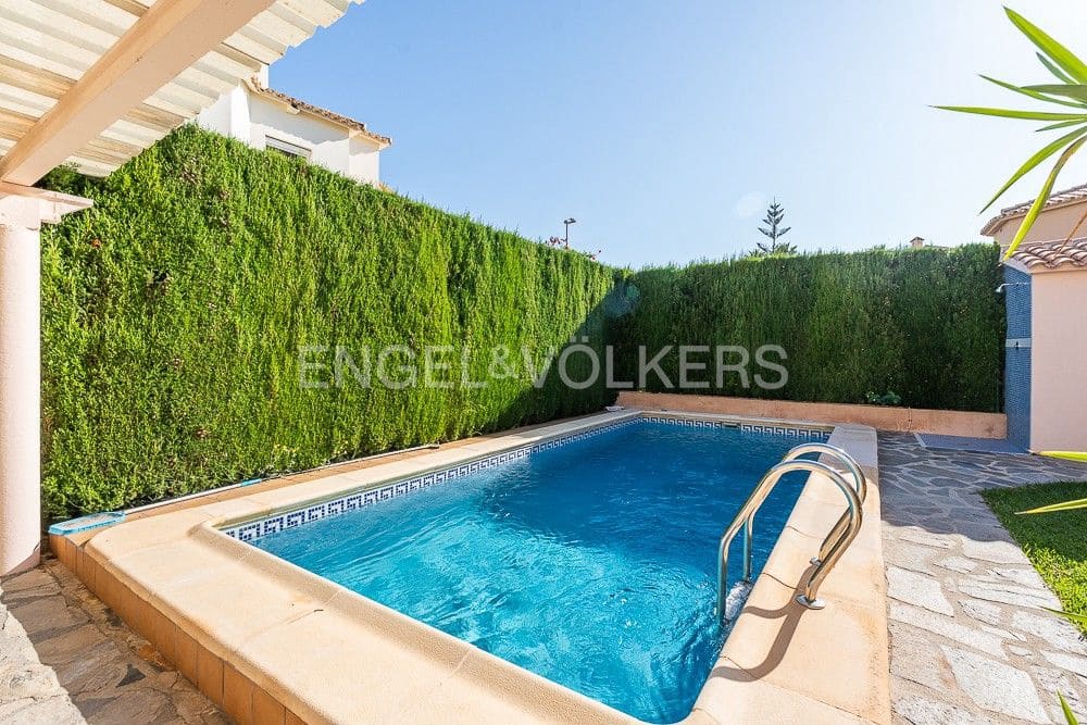 2 chambre Villa/Maison à vendre à Oliva avec piscine garage - 420 000 € (Ref: 8239360)