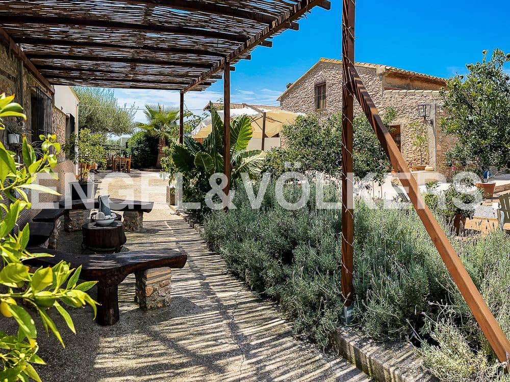 3 bedroom Finca/Country House for sale in Almassora / Almazora with garage - € 675,000 (Ref: 8239362)