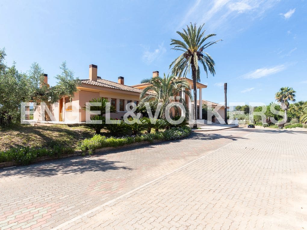 6 slaapkamer Villa te koop in Ontinyent met zwembad garage - € 1.290.000 (Ref: 8239378)