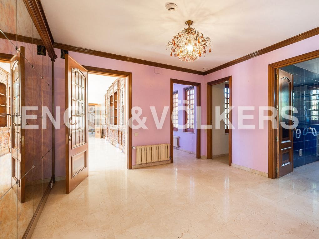 6 slaapkamer Villa te koop in Ontinyent met zwembad garage - € 1.290.000 (Ref: 8239378)