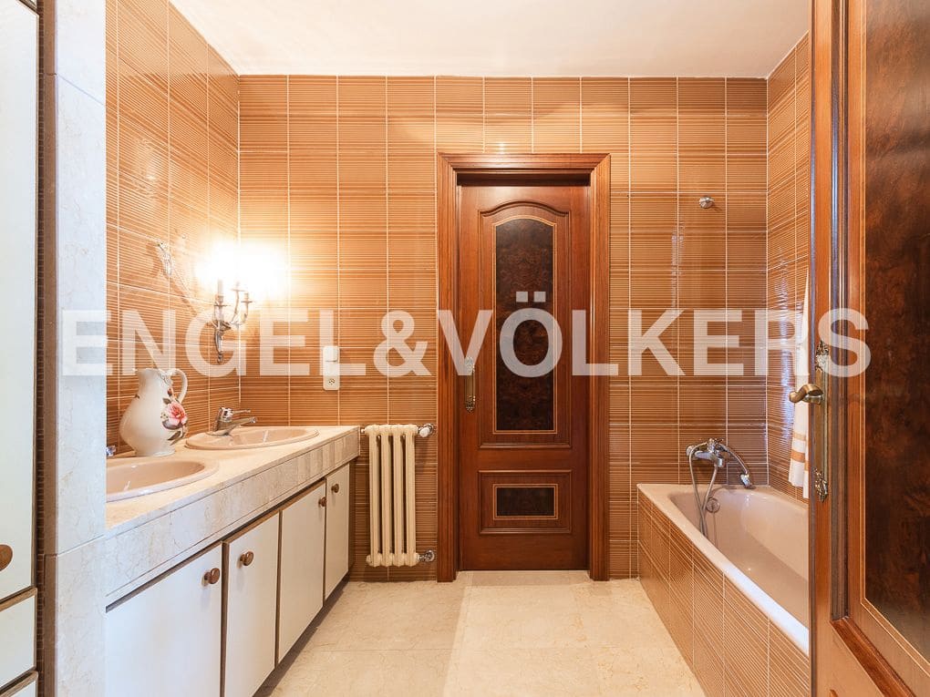 6 slaapkamer Villa te koop in Ontinyent met zwembad garage - € 1.290.000 (Ref: 8239378)