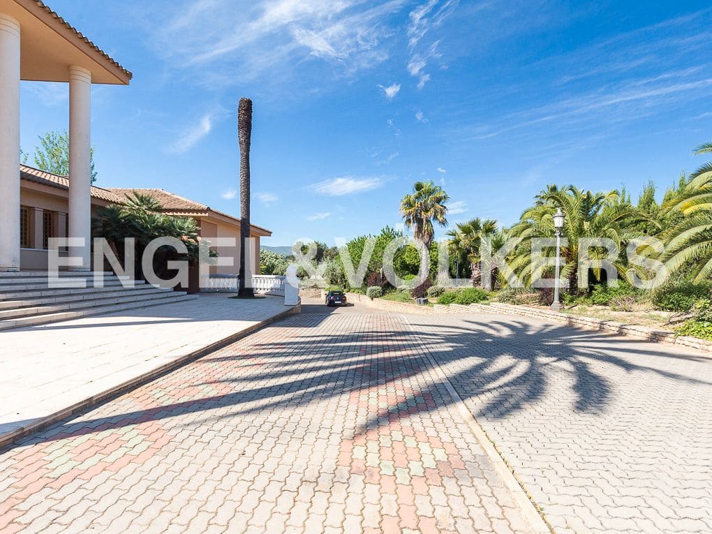 6 slaapkamer Villa te koop in Ontinyent met zwembad garage - € 1.290.000 (Ref: 8239378)