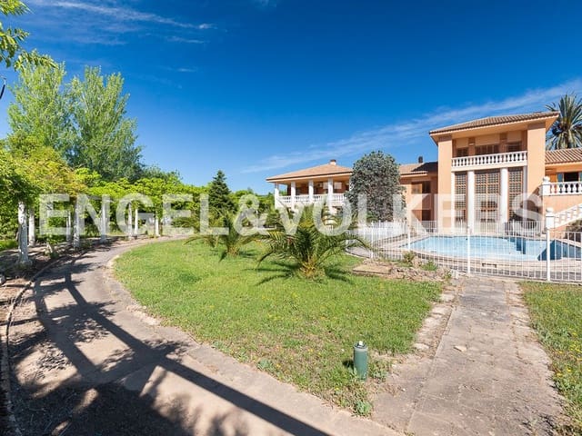 6 Zimmer Villa zu verkaufen in Ontinyent mit Pool Garage - 1.290.000 € (Ref: 8239378)