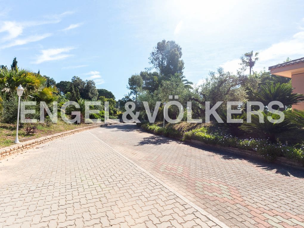 6 slaapkamer Villa te koop in Ontinyent met zwembad garage - € 1.290.000 (Ref: 8239378)