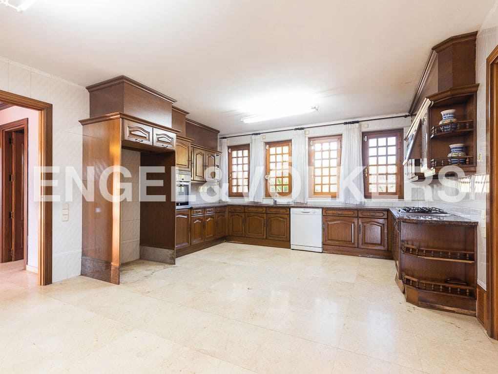 6 slaapkamer Villa te koop in Ontinyent met zwembad garage - € 1.290.000 (Ref: 8239378)
