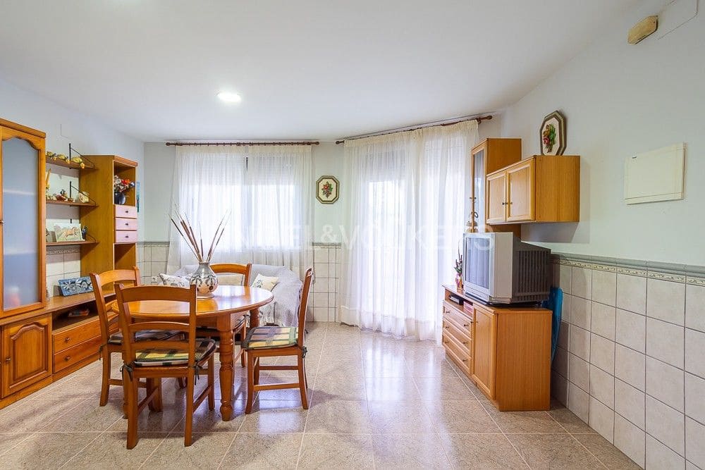 4 bedroom Villa for sale in Oliva with pool garage - € 380,000 (Ref: 8239410)