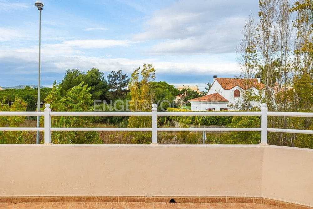 4 bedroom Villa for sale in Oliva with pool garage - € 380,000 (Ref: 8239410)