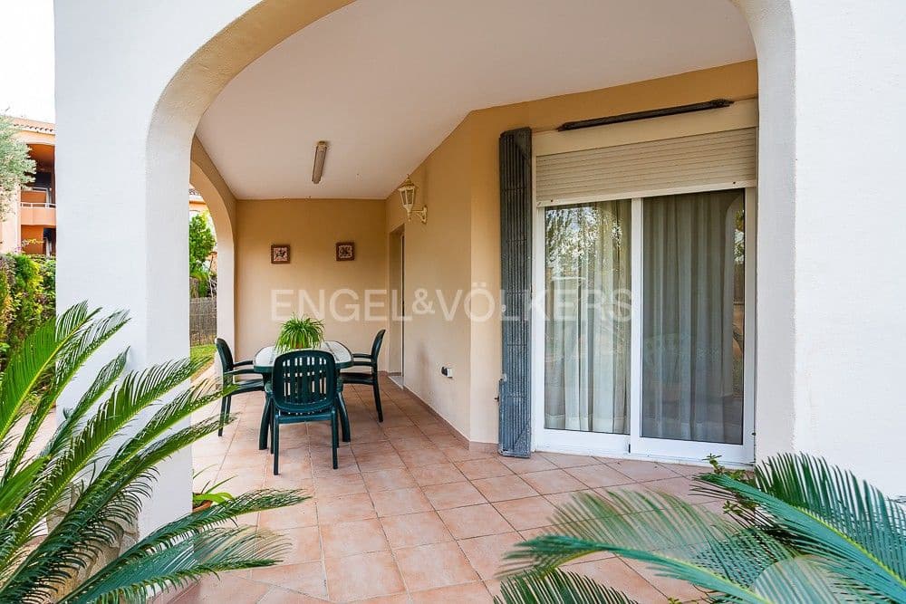 4 bedroom Villa for sale in Oliva with pool garage - € 380,000 (Ref: 8239410)