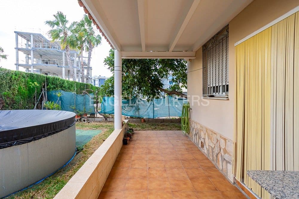 4 bedroom Villa for sale in Oliva with pool garage - € 380,000 (Ref: 8239410)