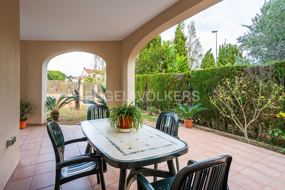 4 bedroom Villa for sale in Oliva with pool garage - € 380,000 (Ref: 8239410)