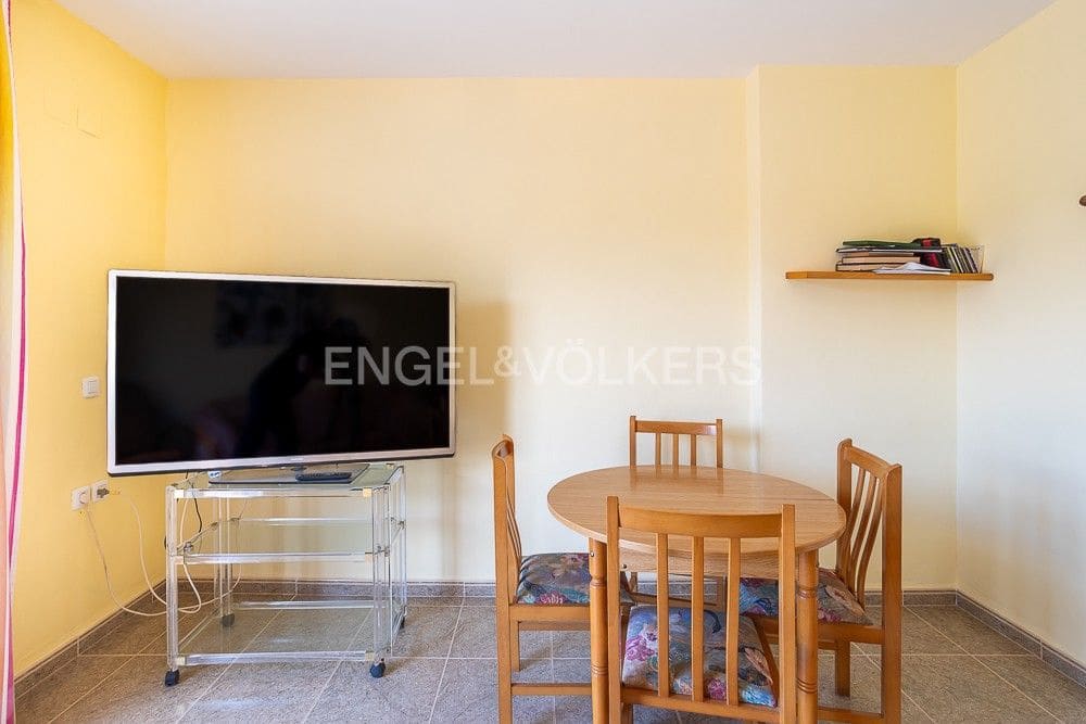 4 bedroom Villa for sale in Oliva with pool garage - € 380,000 (Ref: 8239410)