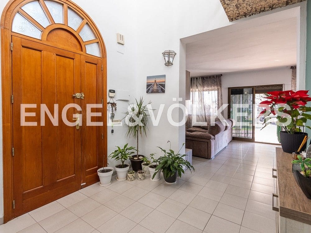 4 bedroom Villa for sale in Almassora / Almazora - € 350,000 (Ref: 8239445)