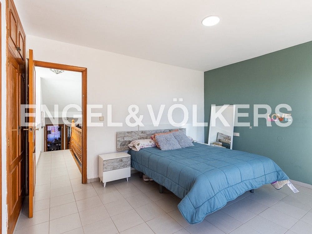 4 bedroom Villa for sale in Almassora / Almazora - € 350,000 (Ref: 8239445)