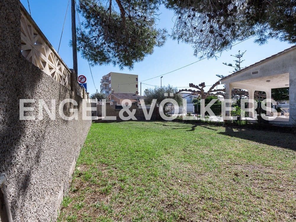 4 bedroom Villa for sale in Almassora / Almazora - € 350,000 (Ref: 8239445)