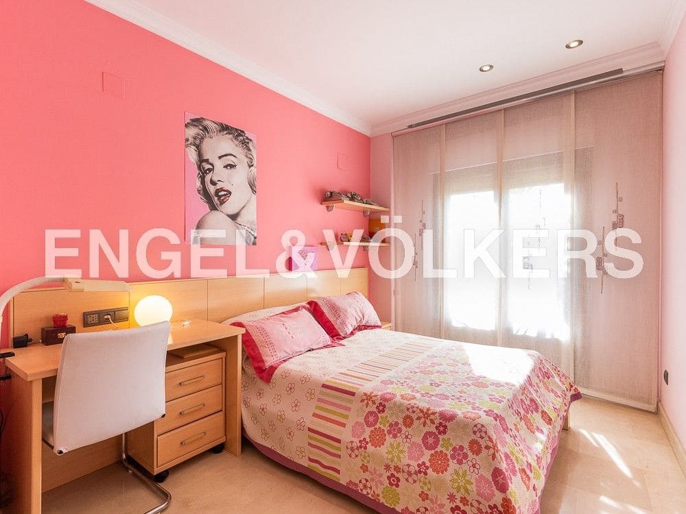 5 bedroom Townhouse for sale in La Vall d'Uixo with garage - € 380,000 (Ref: 8239470)