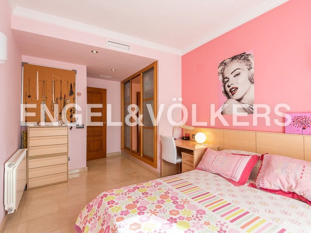 5 bedroom Townhouse for sale in La Vall d'Uixo with garage - € 380,000 (Ref: 8239470)