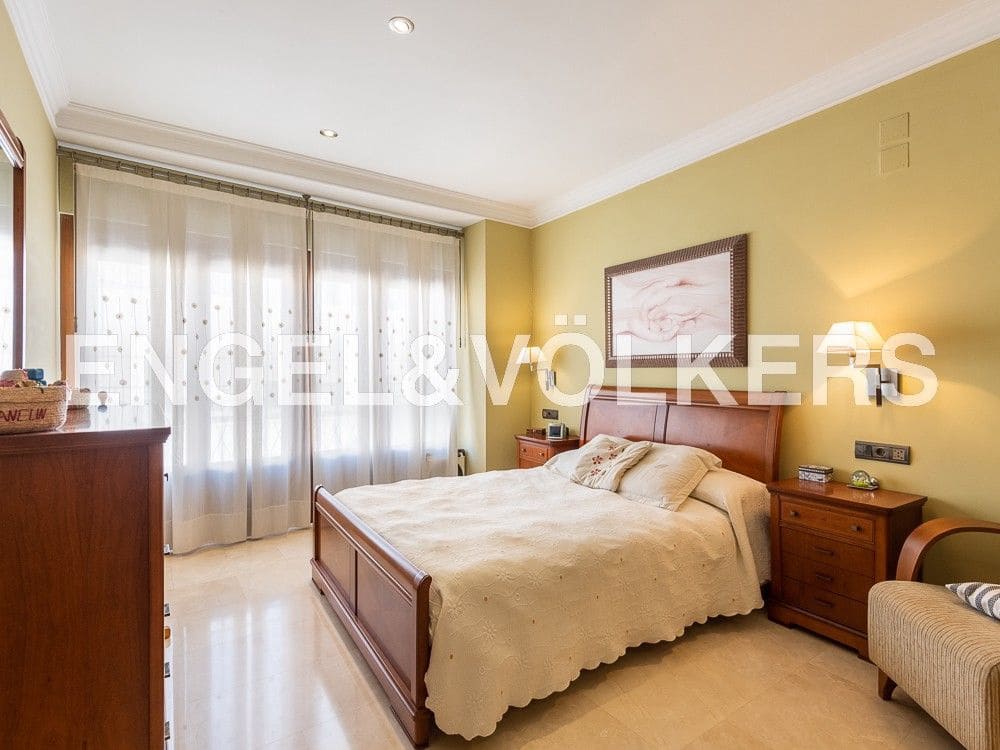 5 bedroom Townhouse for sale in La Vall d'Uixo with garage - € 380,000 (Ref: 8239470)