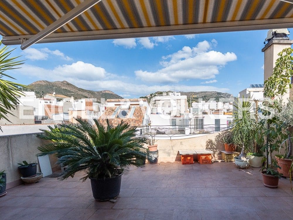 5 bedroom Townhouse for sale in La Vall d'Uixo with garage - € 380,000 (Ref: 8239470)
