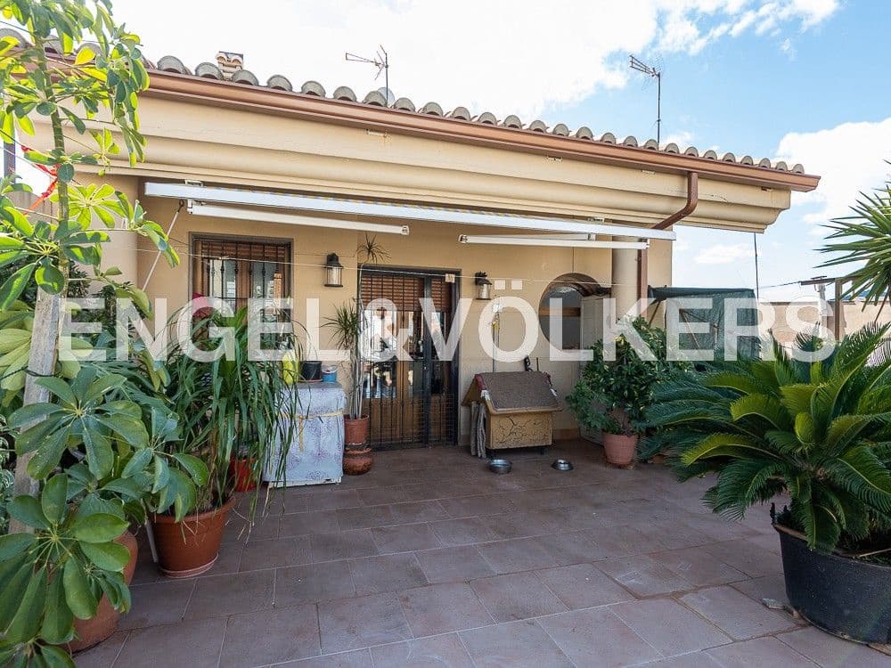 5 bedroom Townhouse for sale in La Vall d'Uixo with garage - € 380,000 (Ref: 8239470)