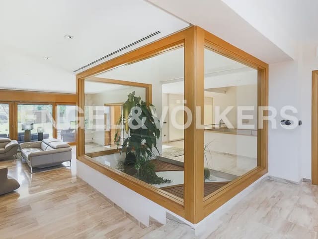 5 soverom Villa til salgs i Bétera med svømmebasseng garasje - € 4 620 000 (Ref: 8239475)