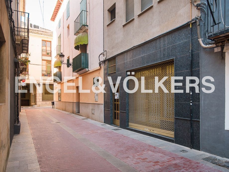 Business for sale in Castello de la Plana - € 380,000 (Ref: 8239501)