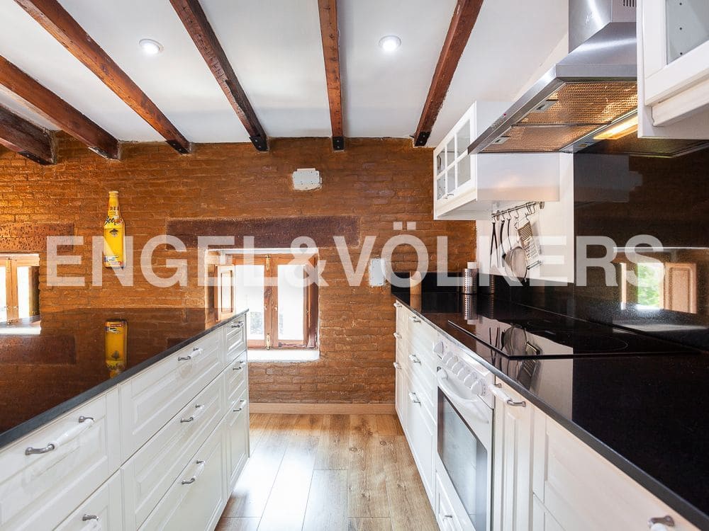 Appartement de 2 chambres à louer à Valence ville - 2 000 € (Ref: 8239505)