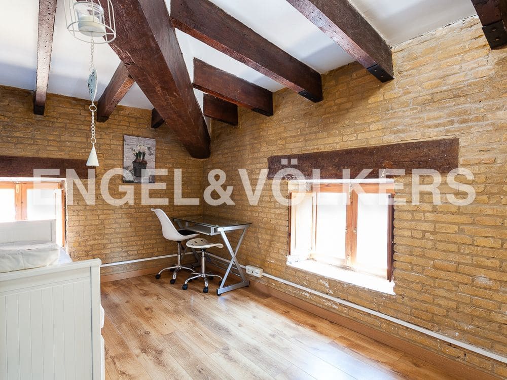 Appartement de 2 chambres à louer à Valence ville - 2 000 € (Ref: 8239505)