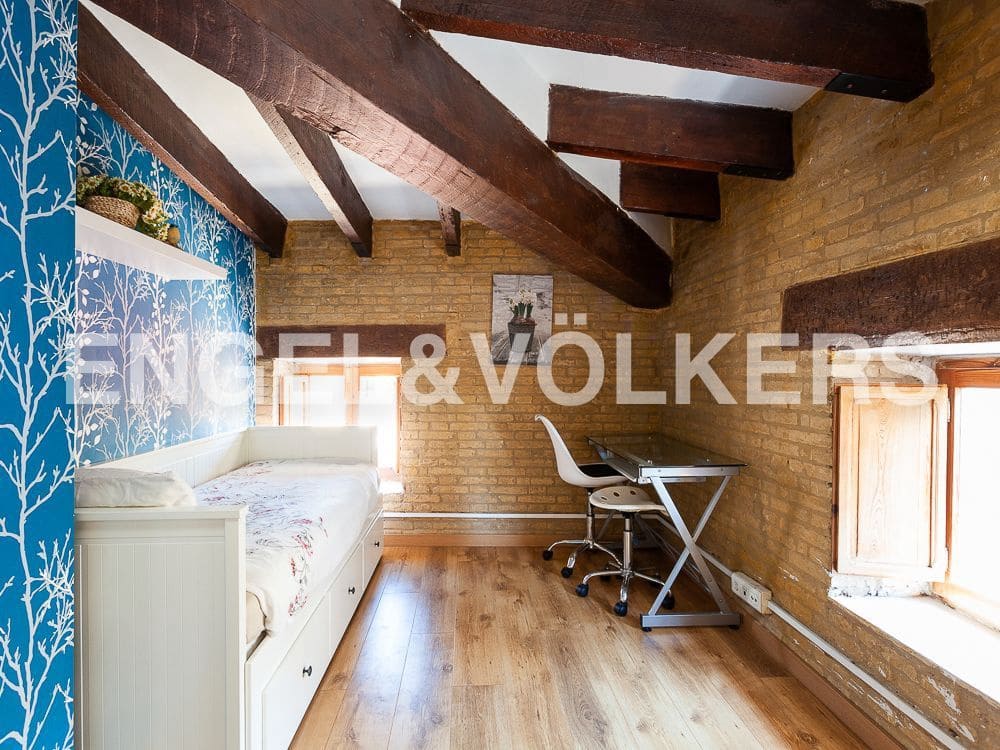 Appartement de 2 chambres à louer à Valence ville - 2 000 € (Ref: 8239505)