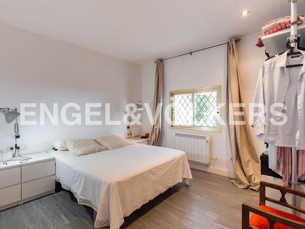 5 bedroom Villa for sale in Vinaros with garage - € 630,000 (Ref: 8239519)