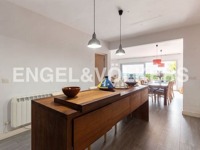 5 bedroom Villa for sale in Vinaròs with garage - € 630,000 (Ref: 8239519)