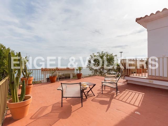 5 bedroom Villa for sale in Vinaròs with garage - € 630,000 (Ref: 8239519)