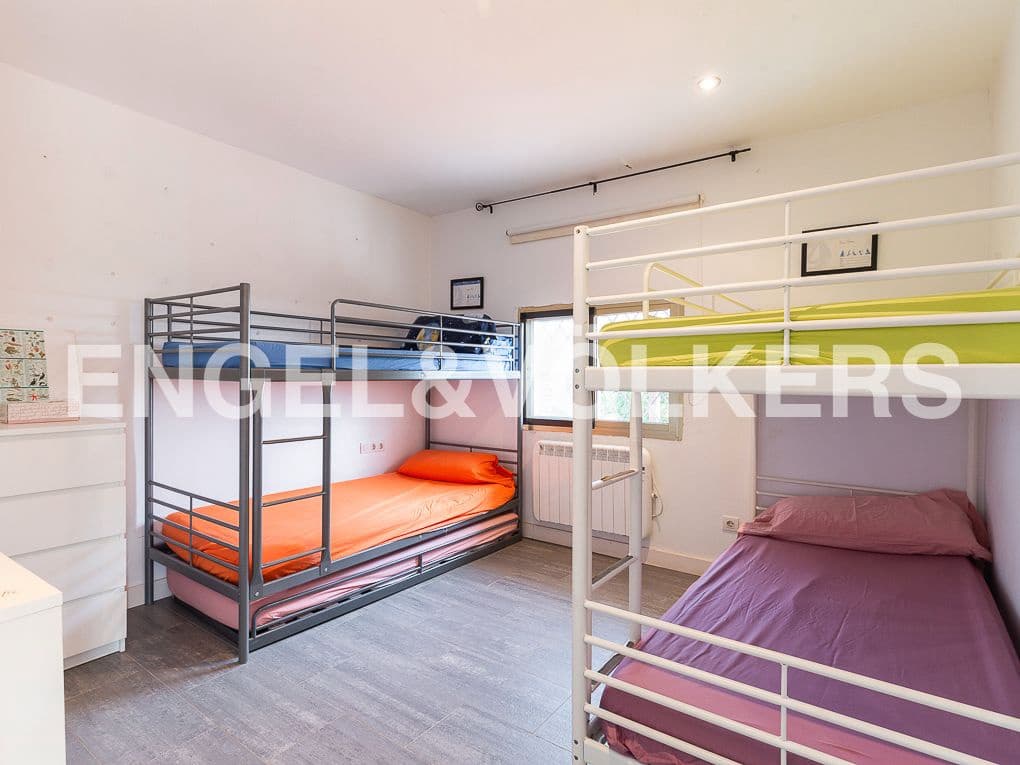 5 bedroom Villa for sale in Vinaros with garage - € 630,000 (Ref: 8239519)