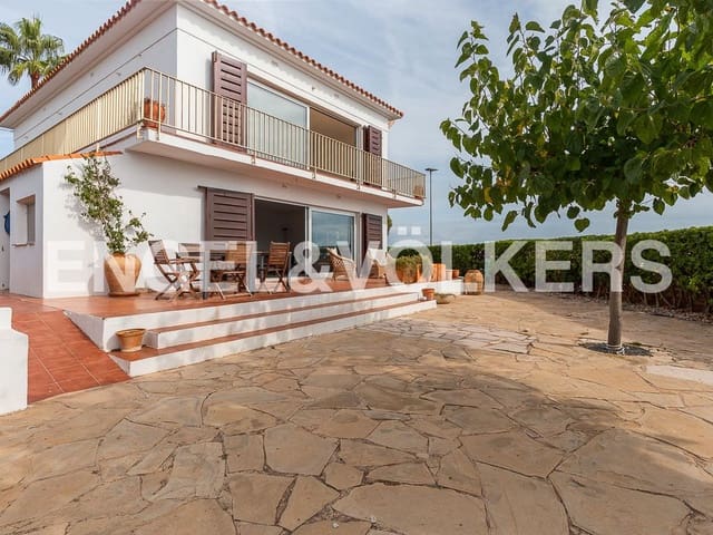 5 bedroom Villa for sale in Vinaròs with garage - € 630,000 (Ref: 8239519)
