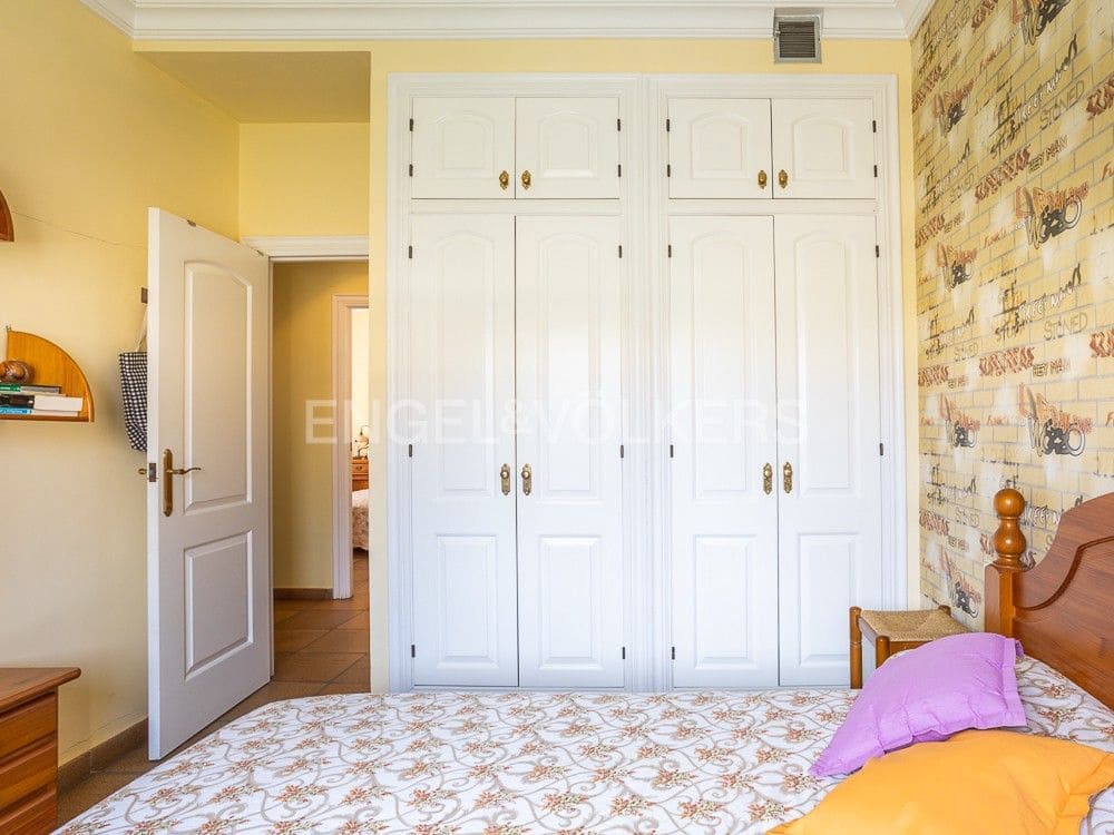 4 bedroom Villa for sale in Ondara with pool garage - € 600,000 (Ref: 8239524)