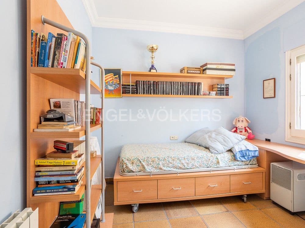 4 bedroom Villa for sale in Ondara with pool garage - € 600,000 (Ref: 8239524)