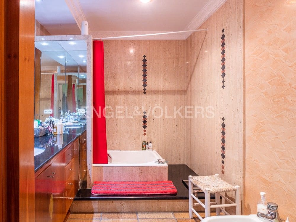 4 bedroom Villa for sale in Ondara with pool garage - € 600,000 (Ref: 8239524)