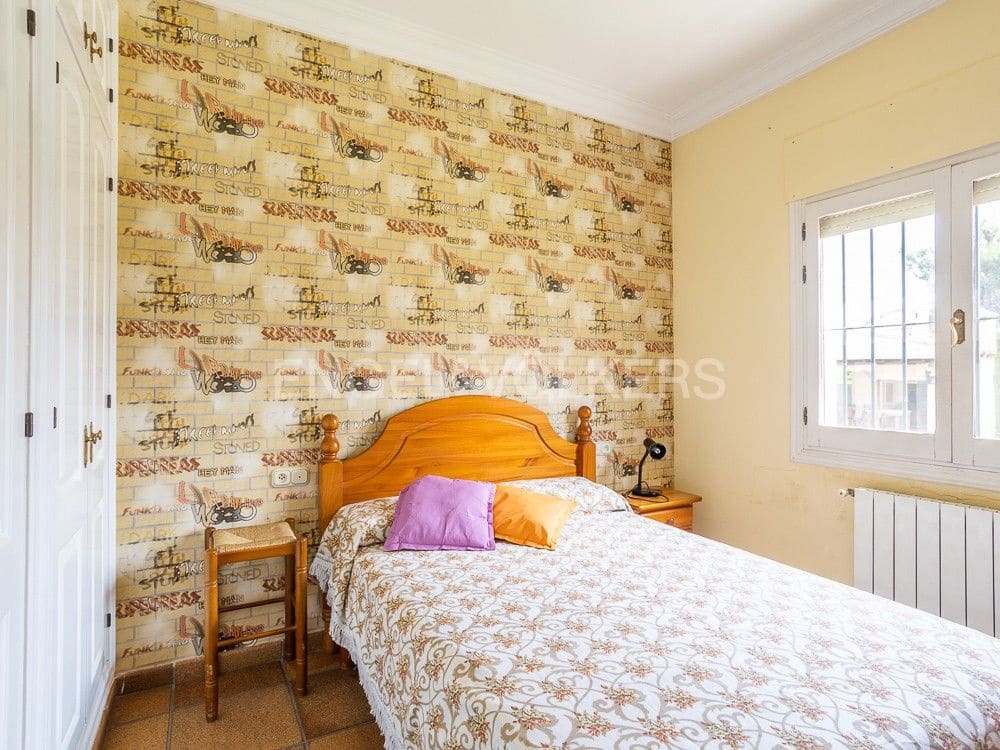 4 bedroom Villa for sale in Ondara with pool garage - € 600,000 (Ref: 8239524)