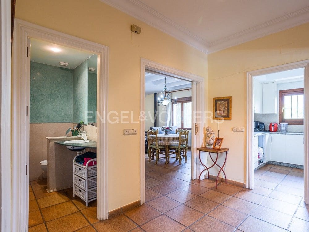 4 bedroom Villa for sale in Ondara with pool garage - € 600,000 (Ref: 8239524)