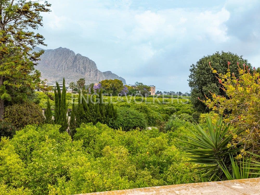 4 bedroom Villa for sale in Ondara with pool garage - € 600,000 (Ref: 8239524)
