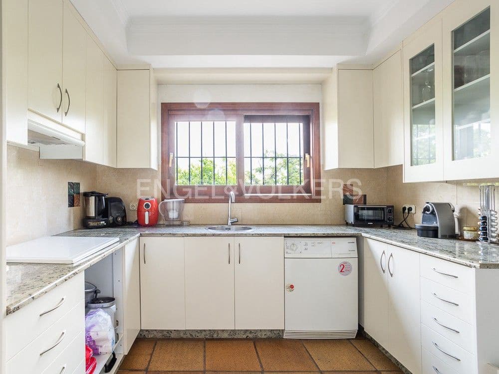 4 bedroom Villa for sale in Ondara with pool garage - € 600,000 (Ref: 8239524)
