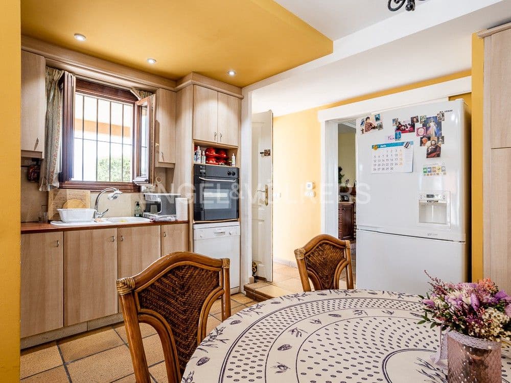 4 bedroom Villa for sale in Ondara with pool garage - € 600,000 (Ref: 8239524)