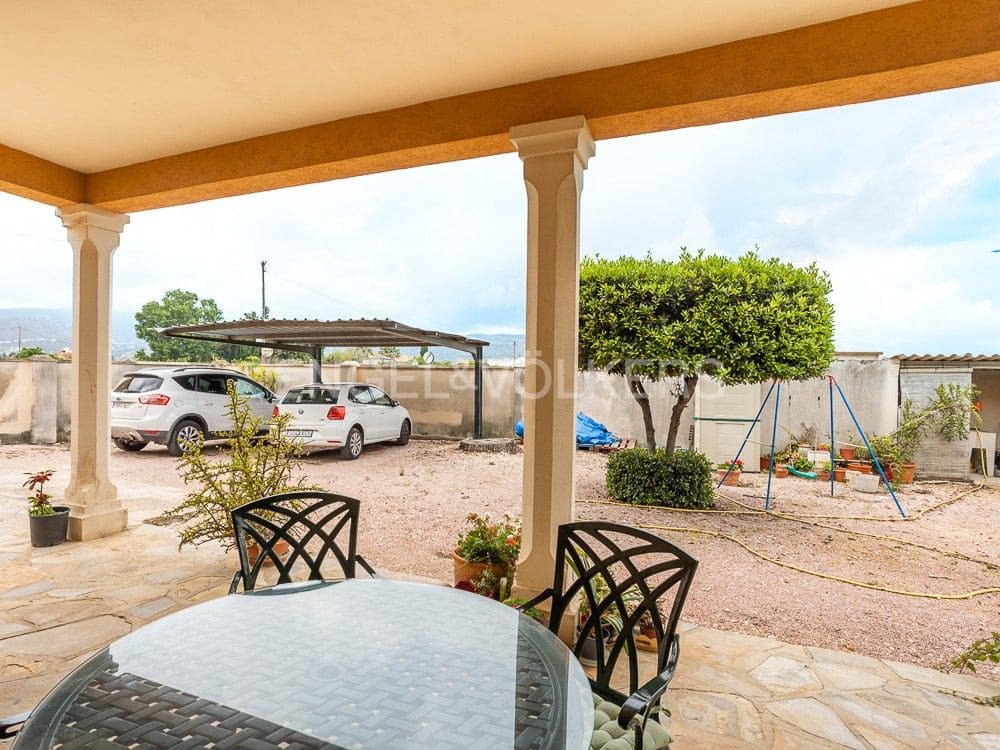 4 bedroom Villa for sale in Ondara with pool garage - € 600,000 (Ref: 8239524)
