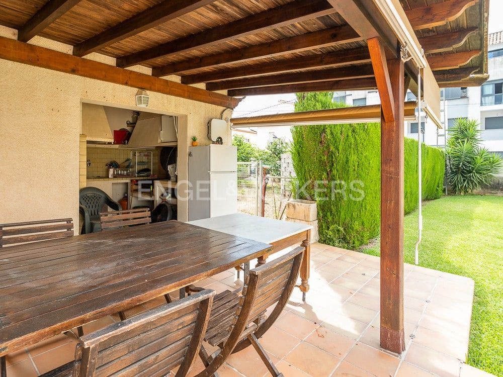4 bedroom Villa for sale in Ondara with pool garage - € 600,000 (Ref: 8239524)