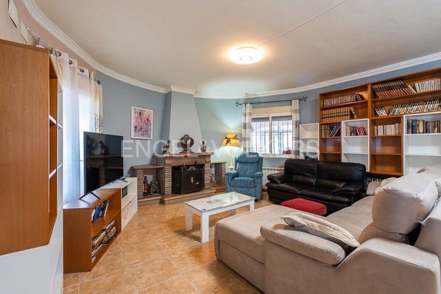 3 slaapkamer Villa te koop in La Font d'En Carròs met garage - € 340.000 (Ref: 8292739)