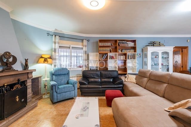 3 slaapkamer Villa te koop in La Font d'En Carròs met garage - € 340.000 (Ref: 8292739)